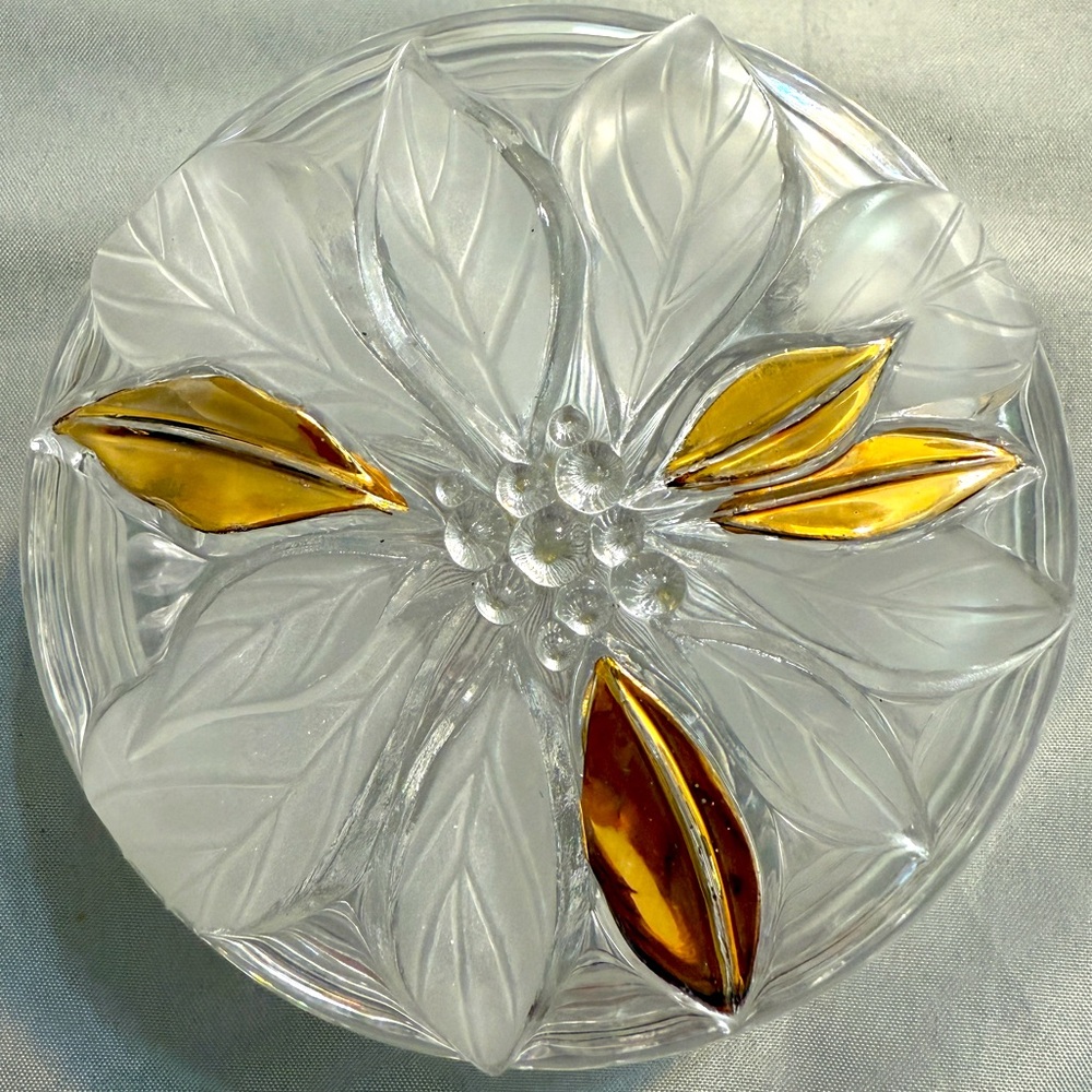 Round Covered Box / Jewelry Box - Golden Poinsettia